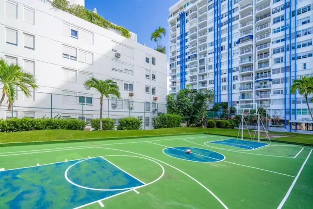 Sunset Paradise Cozy Beachfront Escape - Isla Verde 圣胡安 外观 照片