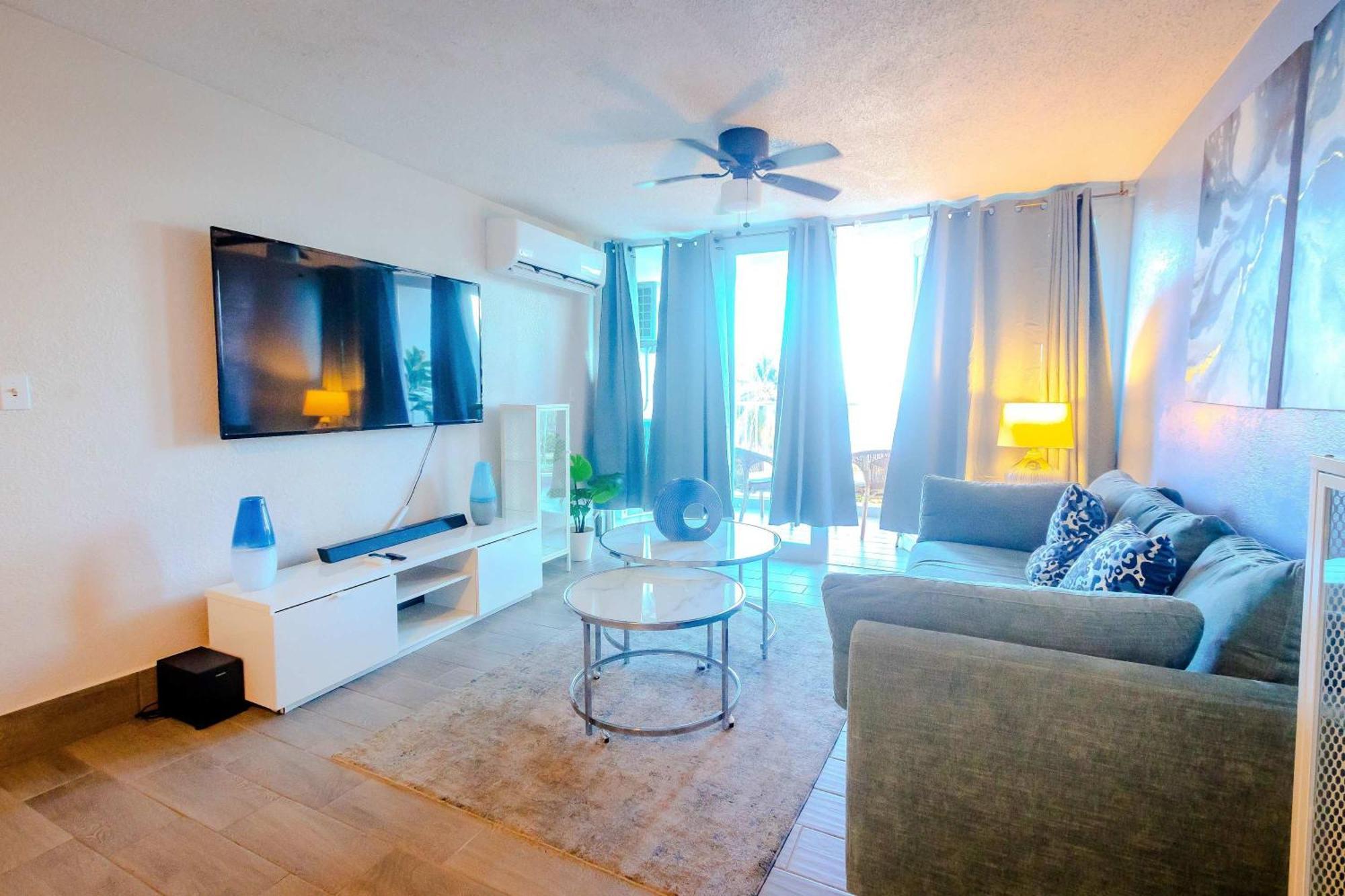 Sunset Paradise Cozy Beachfront Escape - Isla Verde 圣胡安 外观 照片