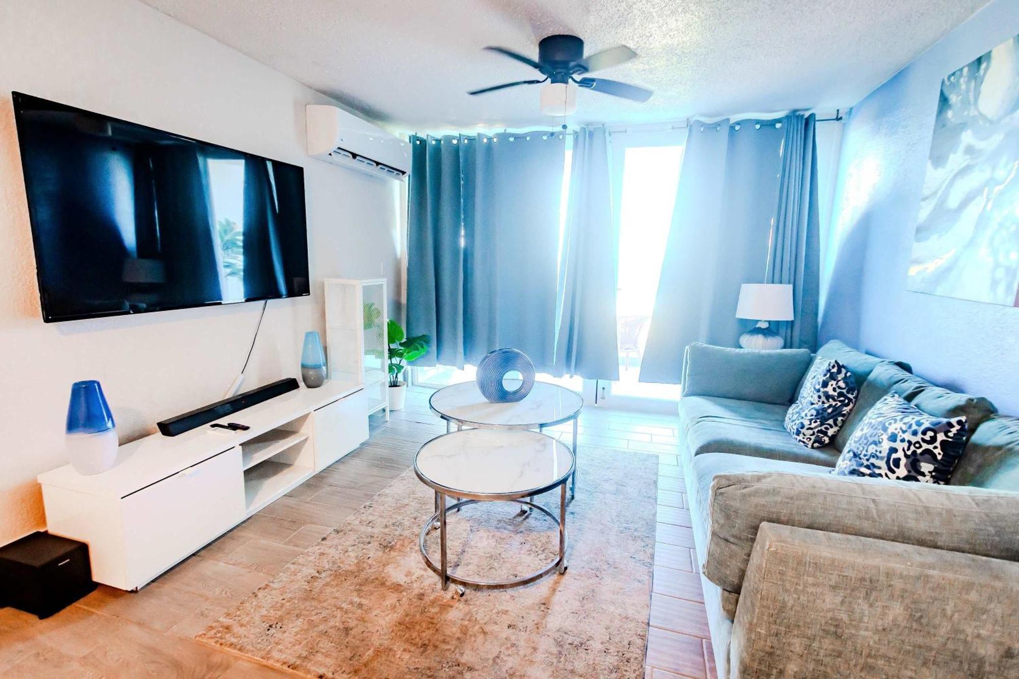 Sunset Paradise Cozy Beachfront Escape - Isla Verde 圣胡安 外观 照片