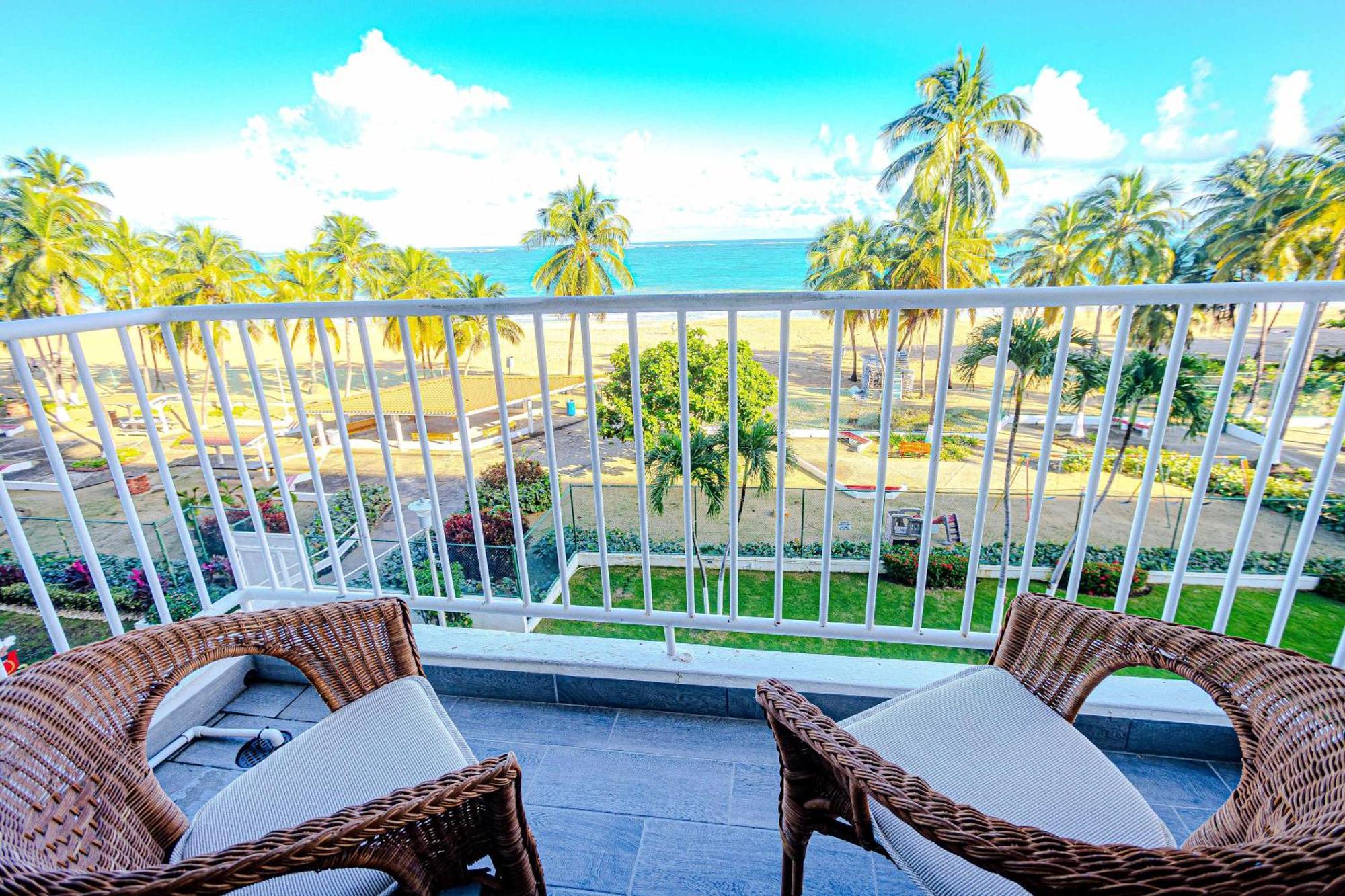 Sunset Paradise Cozy Beachfront Escape - Isla Verde 圣胡安 外观 照片