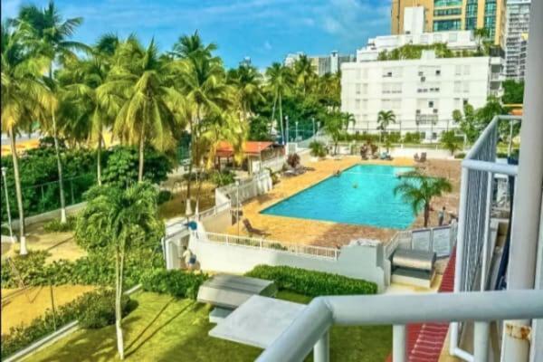 Sunset Paradise Cozy Beachfront Escape - Isla Verde 圣胡安 外观 照片